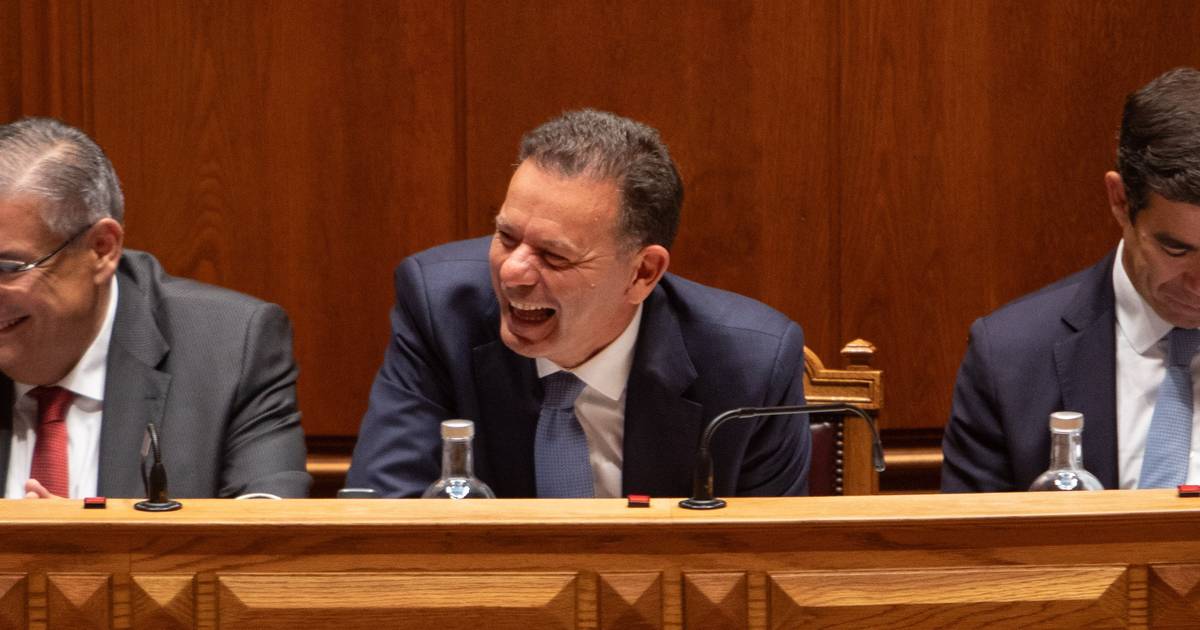 Nemico Pubblico: Montenegro paga bonus sulle pensioni con l'indennità di vacanza non spesa quest'anno