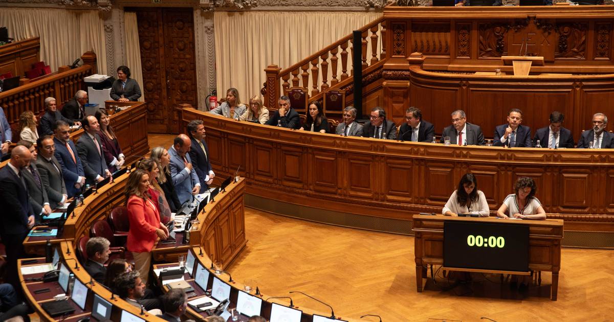 Montenegro verteidigt den „ausgezeichneten Minister" in einer Debatte über die Lebenshaltungskosten, bei der die PS unter Beschuss stand