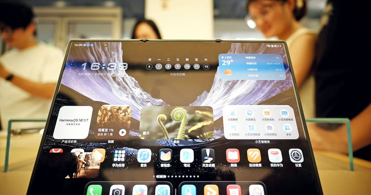 Huawei, Xiaomi e Apple accelerano la corsa agli smartphone pieghevoli