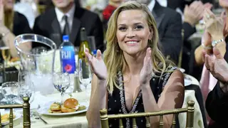 Reese Witherspoon mostra foto da adolescência