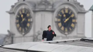 Tom Cruise em ação nos telhados de Londres
