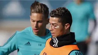 Cristiano Ronaldo de regresso aos treinos com o olho inchado