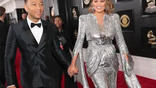 Chrissy Teigen revela o sexo do bebé