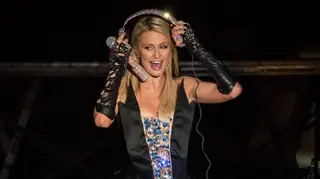 Paris Hilton celebra o carnaval no Brasil