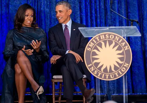 Barack e Michelle Obama desvendam retratos originais