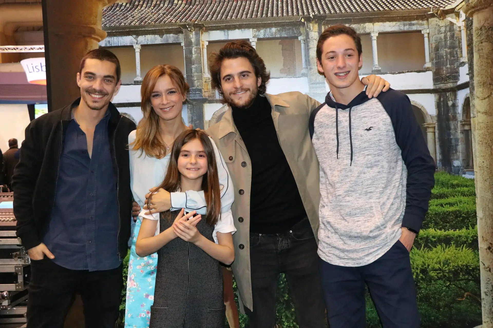 Elenco de ‘Paixão’ invade o stand do Algarve na BTL