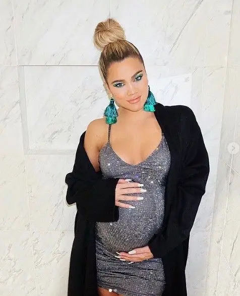 Khloé Kardashian revela o sexo do bebé
