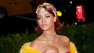 Rihanna vende mansão milionária