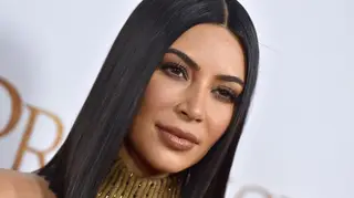 Kim Kardashian surpreende com grande habilidade a esquiar
