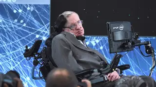 Eddie Redmayne, Katy Perry e a NASA reagem à morte de Stephen Hawking