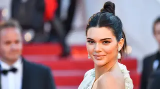 Sabe porque Kendall Jenner fez uma tatuagem no lábio?