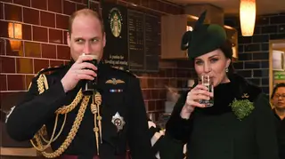 William celebrou o St Patrick's Day com uma cerveja e Kate Middleton com água