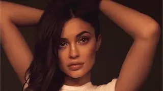 Kylie Jenner mostra selfies adoráveis com a filha Stormi