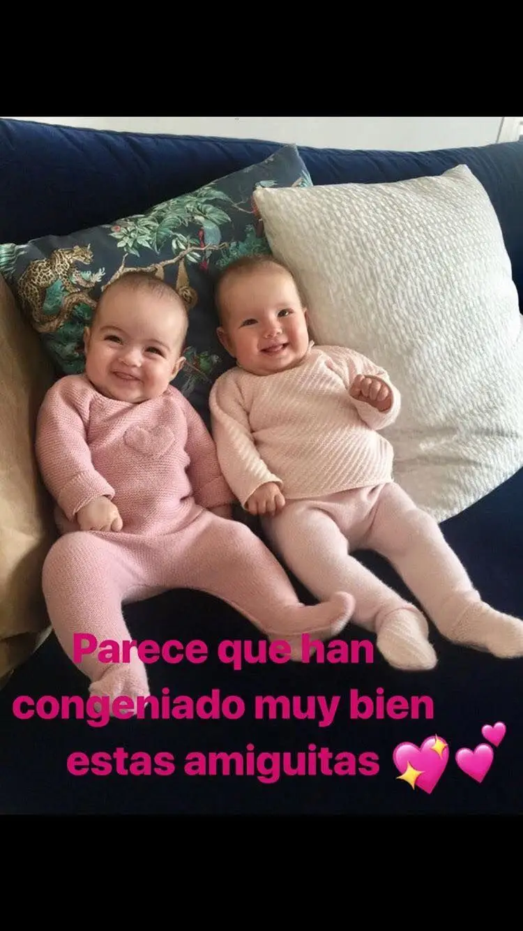 Alana (à esquerda) e a sua nova amiga
