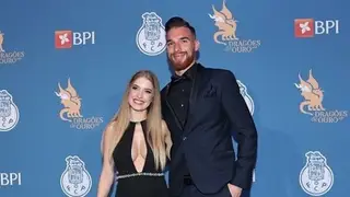 José Sá e Raquel Jacob apresentam a filha nas redes sociais