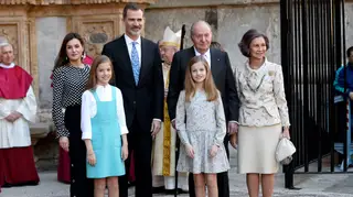 Família real espanhola reunida em tradicional missa de Páscoa