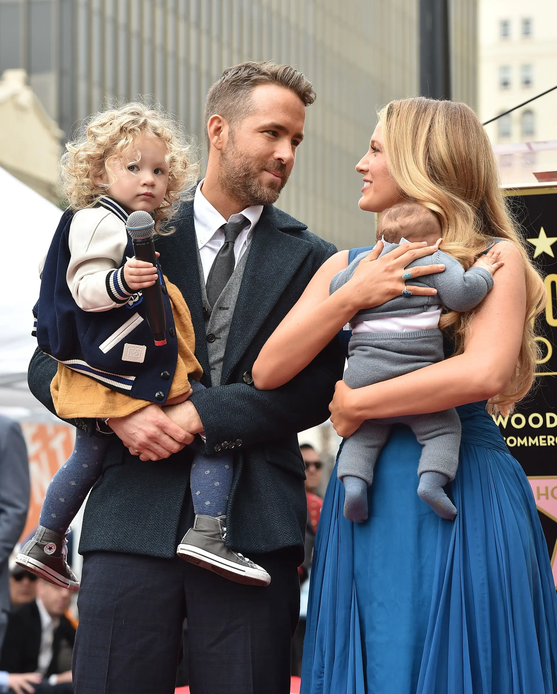 Blake Lively pede diretamente aos fãs para apagarem fotos da filha