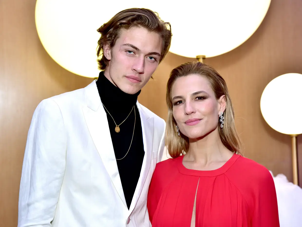 Lucky Blue Smith e Ana Rita Clara