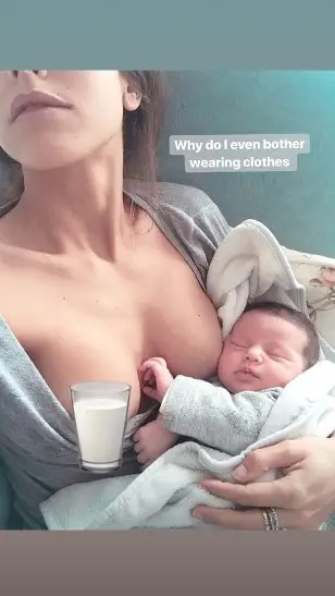 Carolina Patrocínio mostra momento divertido a amamentar a filha