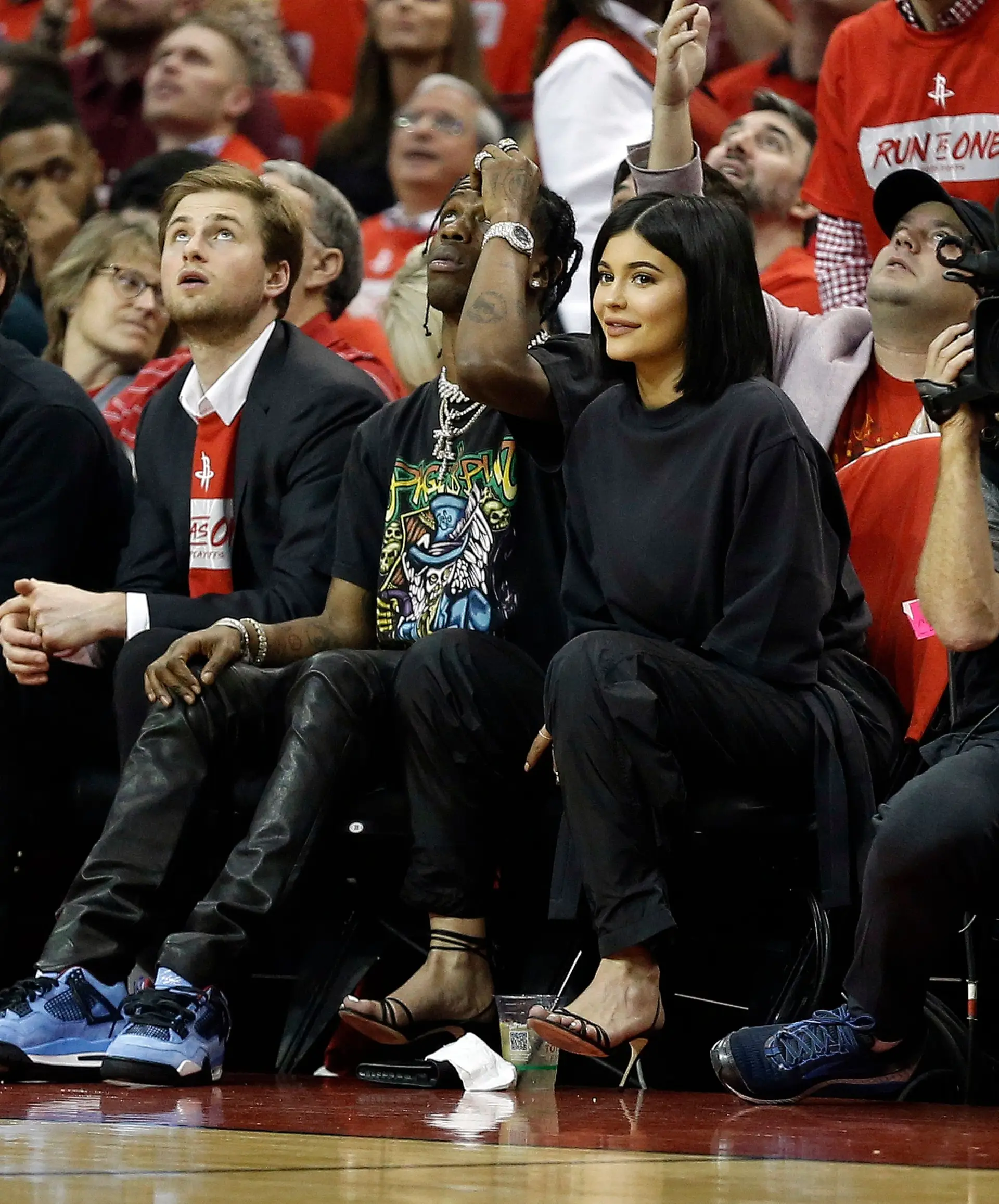 Kylie Jenner e Travis Scott divertem-se sem a filha