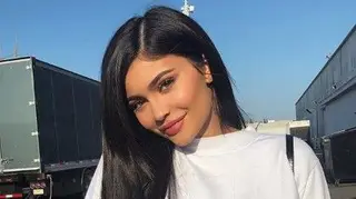 Kylie Jenner partilha novo vídeo com a filha, mas desta vez sem maquilhagem