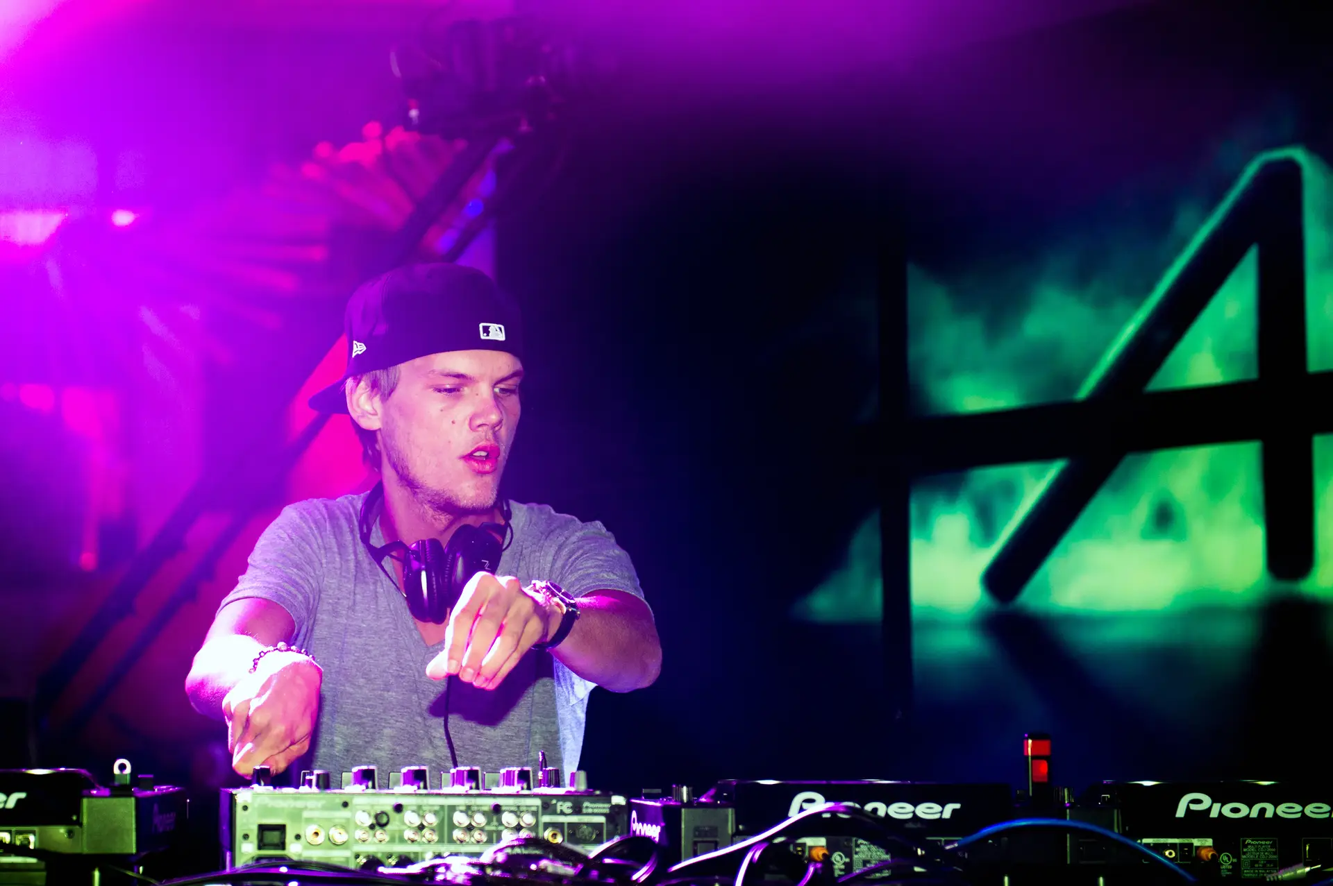 Família confirma suicídio de Avicii : "Não podia continuar mais"