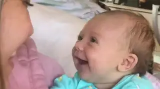 Desafio difícil: resistir à fofura da filha de Robin Thicke