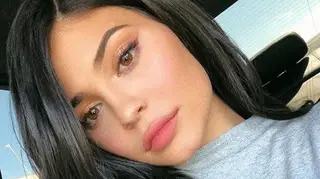 Kylie Jenner pode estar noiva de Travis Scott