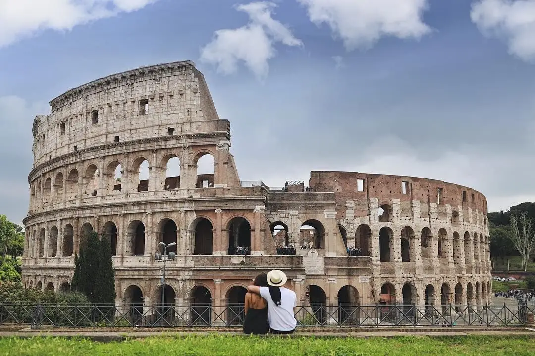 Sara Matos e Pedro Teixeira partilham foto romântica em Roma