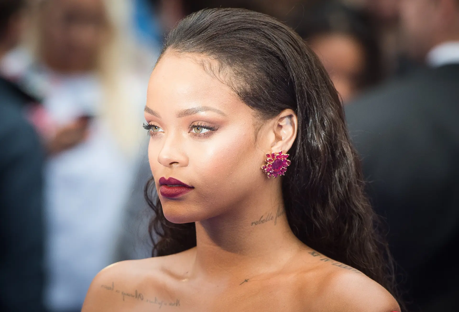 Intruso invade casa de Rihanna e passa lá a noite