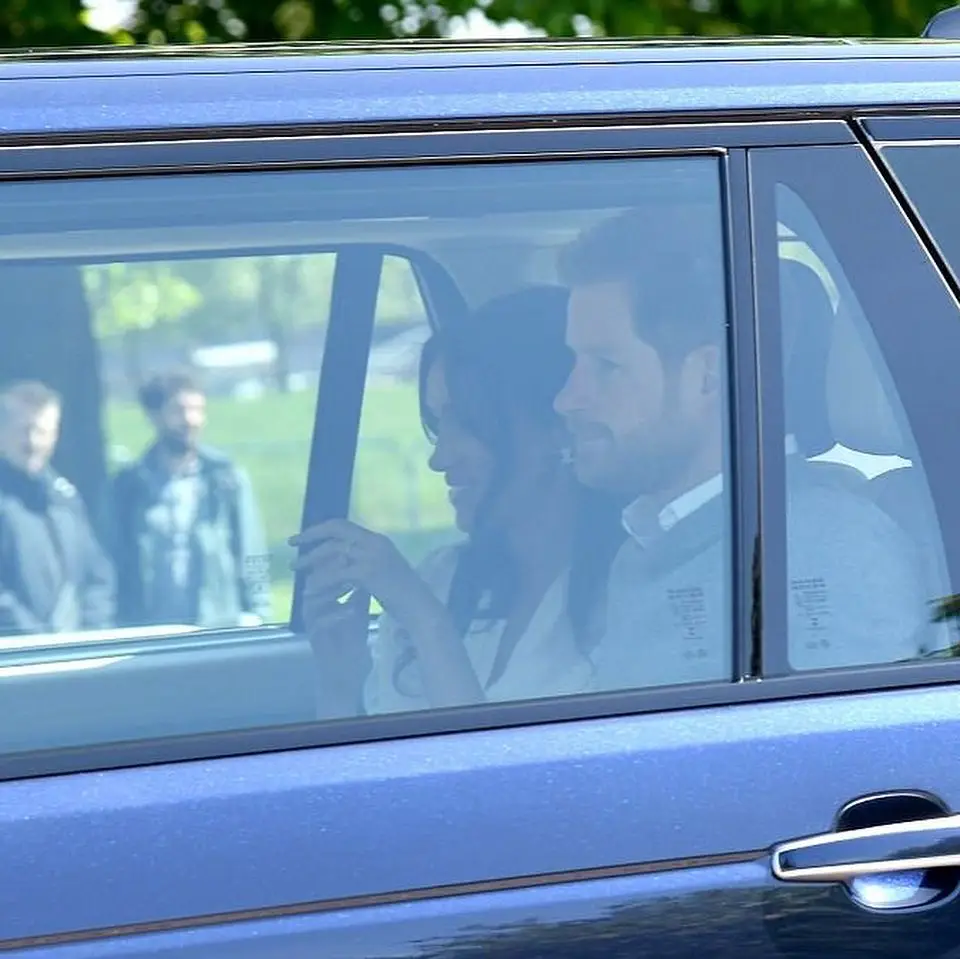 Numa semana de escândalos, Meghan Markle chega serena aos ensaios do casamento