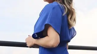 Menos de um mês depois de ter sido mãe, Mia Rose brilha nos Globos de Ouro