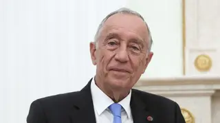 Fotografia de Marcelo Rebelo de Sousa às compras de calções e máscara torna-se viral