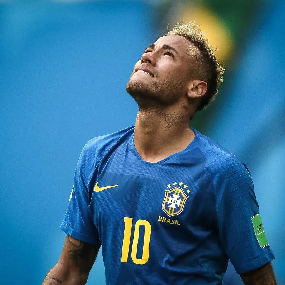 Ator de Harry Potter e Ashton Kutcher criticam postura de Neymar