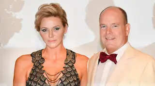 Charlene e Alberto do Mónaco cúmplices no 70º Baile da Cruz Vermelha