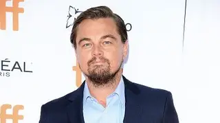 Leonardo DiCaprio passa férias com namorada 22 anos mais nova