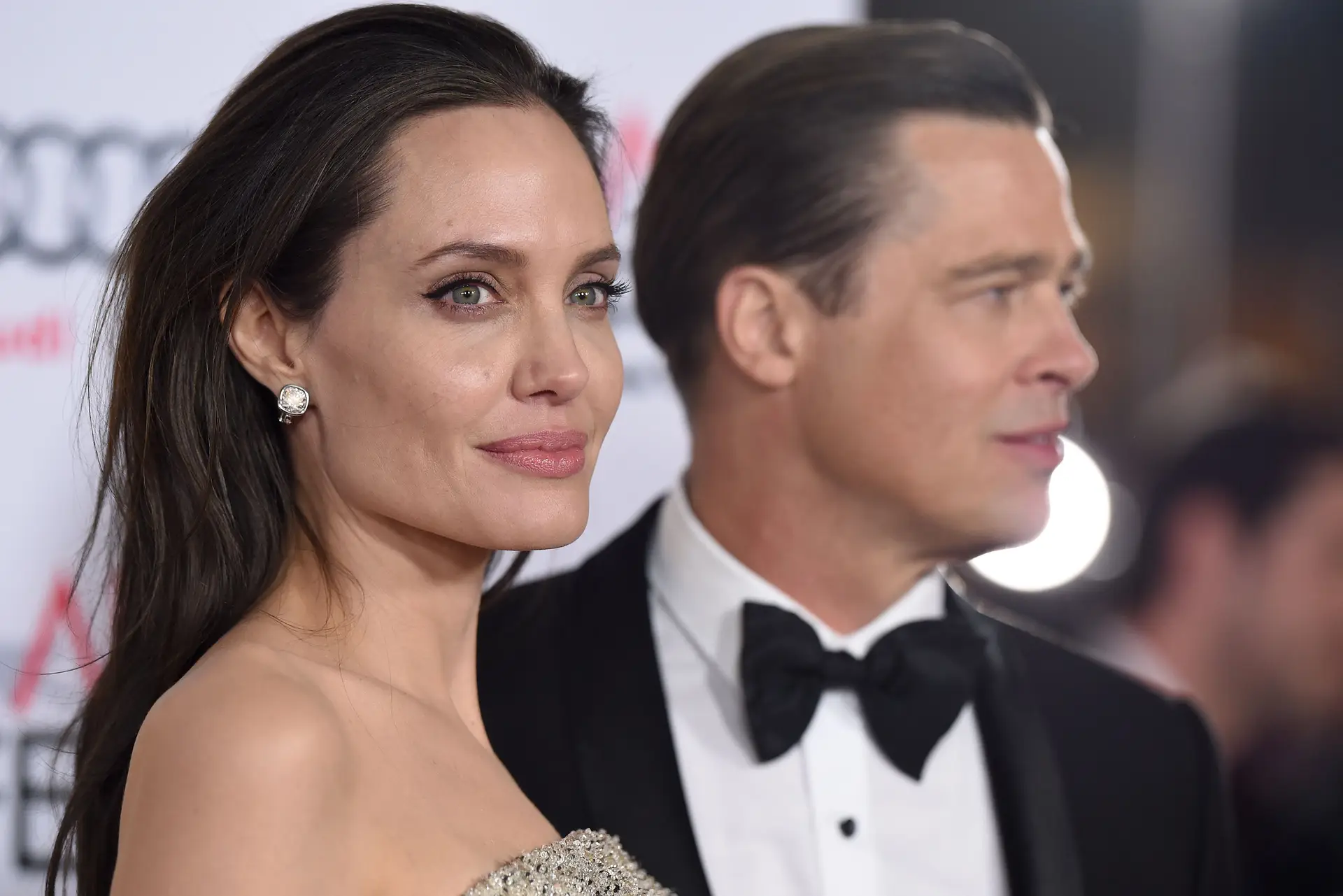 Angelia Jolie dificulta relação de Brad Pitt com os filhos