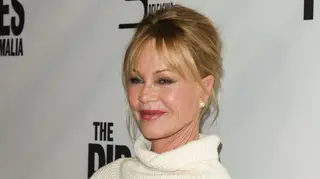 Cirurgias plásticas? Melanie Griffith surge completamente irreconhecível em sessão fotográfica
