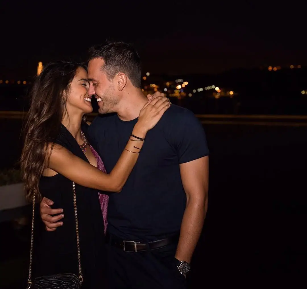 Sara Matos em fotografia romântica com Pedro Teixeira