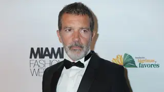 Antonio Banderas descobre que tem Covid-19 no dia do seu aniversário
