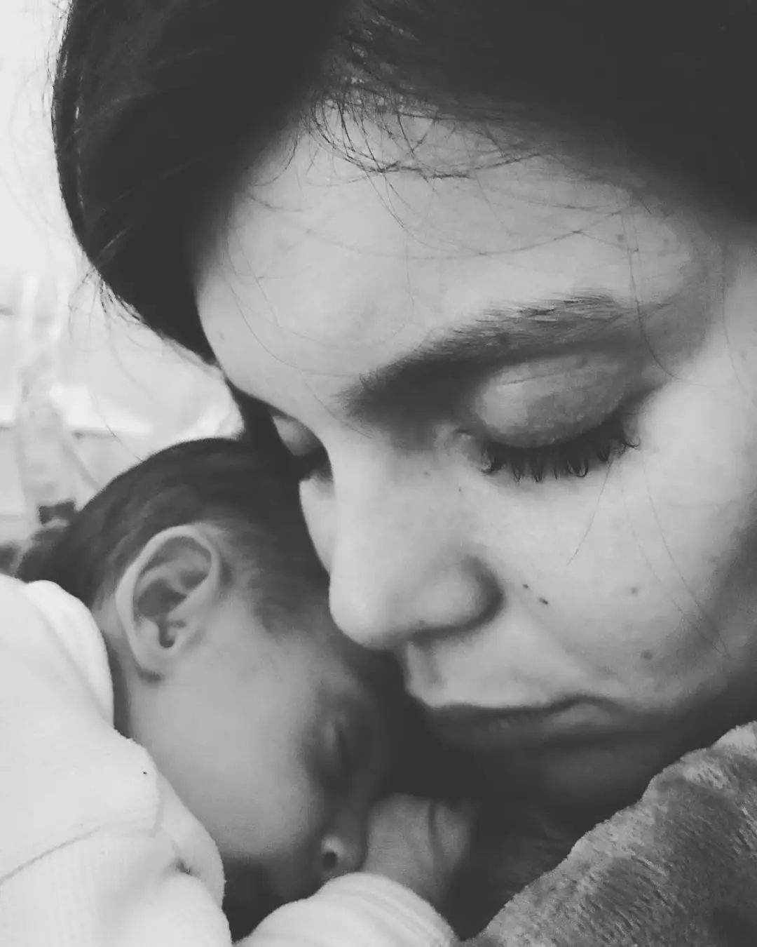 Andreia Rodrigues e Daniel Oliveira partilham novas fotos da filha para assinalar data especial