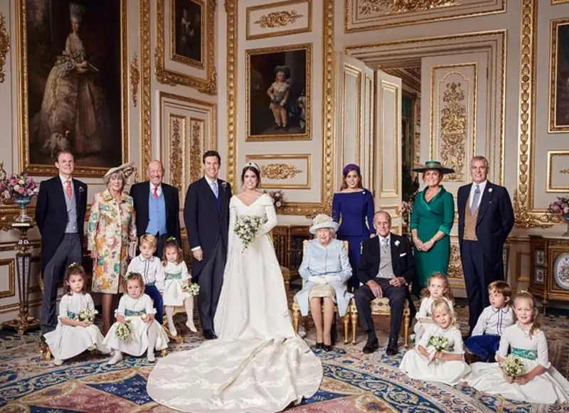 Reveladas as fotografias oficiais do casamento da princesa Eugenie e Jack Brooksbank