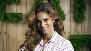 Cláudia Vieira derrete fãs com novas fotografias da filha