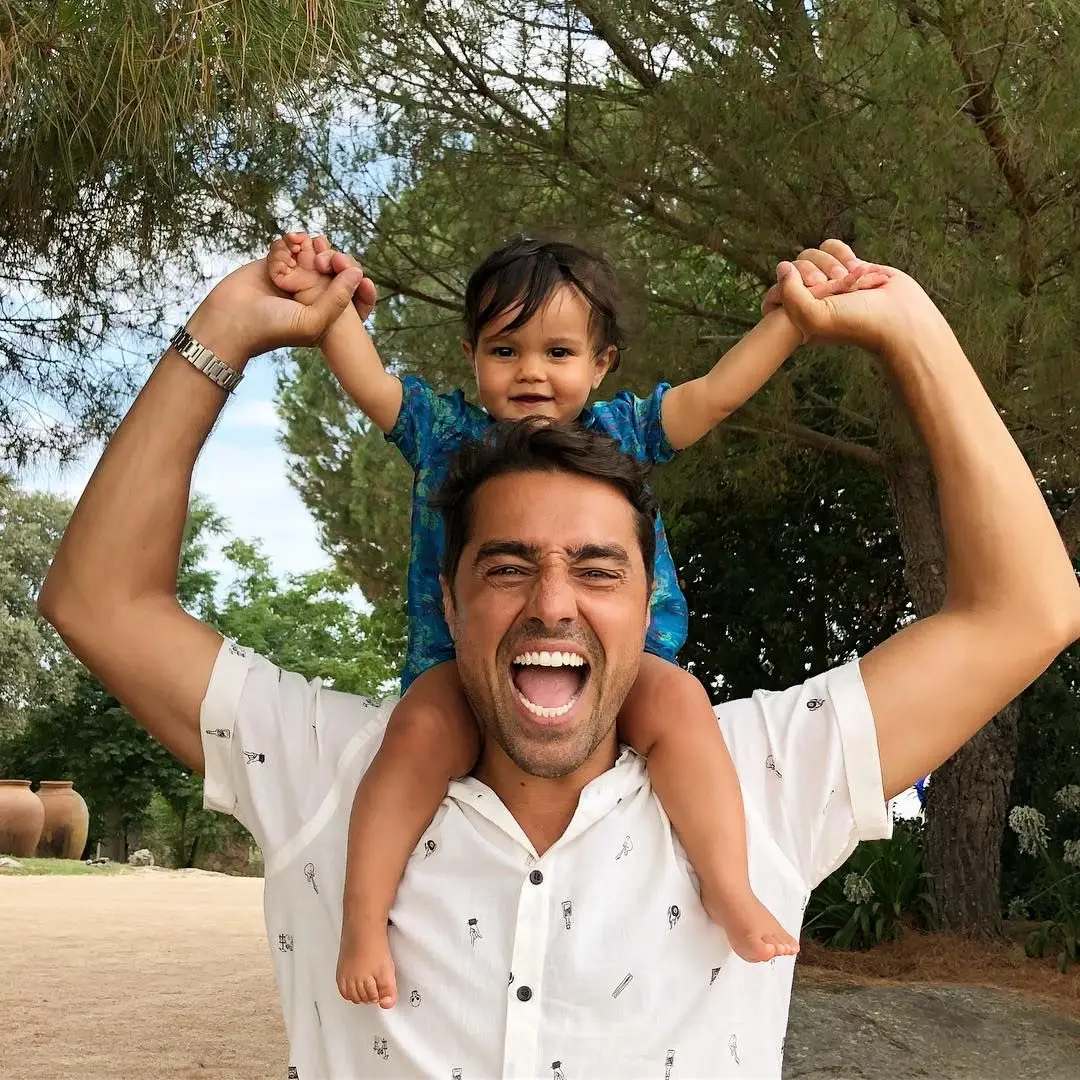Ricardo Pereira com a filha Julieta