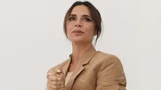 Victoria Beckham é arrasada por despedir funcionários apesar de fortuna milionária