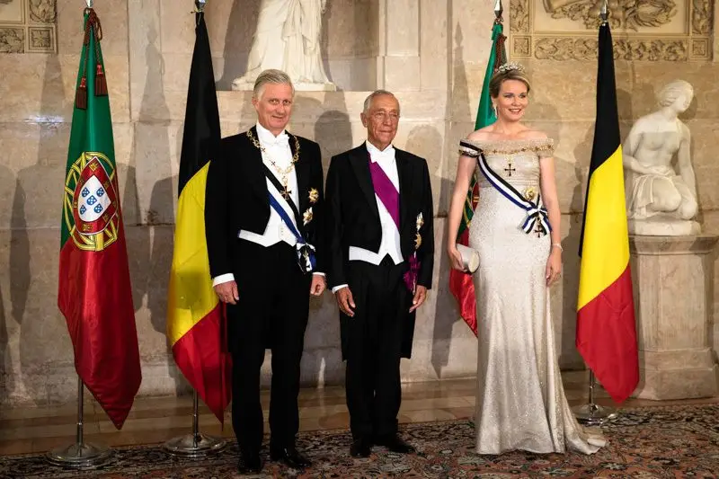 Marcelo Rebelo de Sousa, ladeado pelo Rei Philippe e Rainha Mathilde da Bélgica 