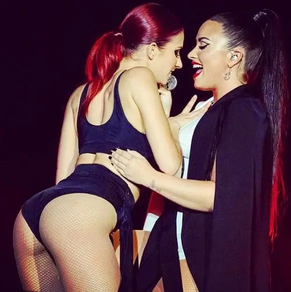 Demi Lovato deixa críticas a ex-bailarina e amiga, Dani Vitale