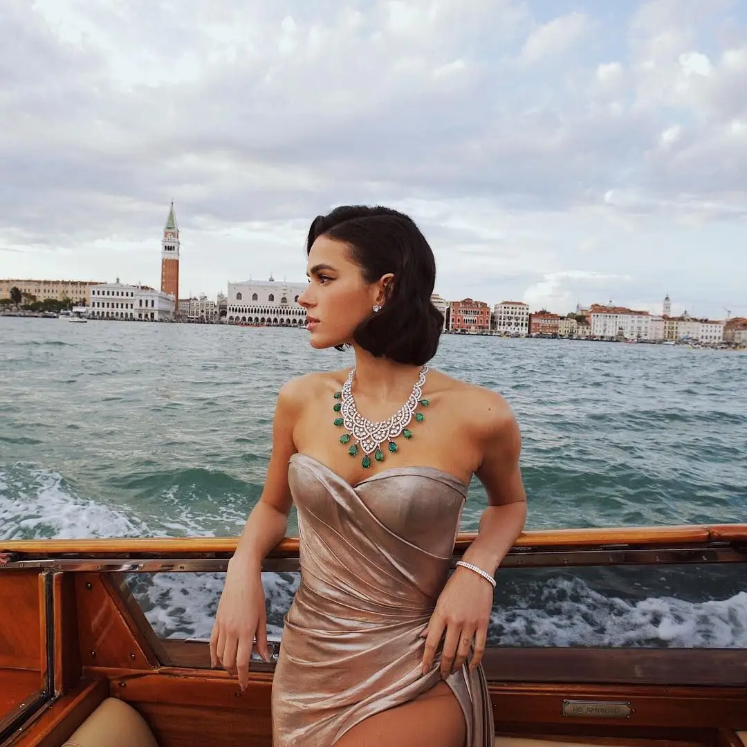 Quem é o português que não pára de fotografar Bruna Marquezine?