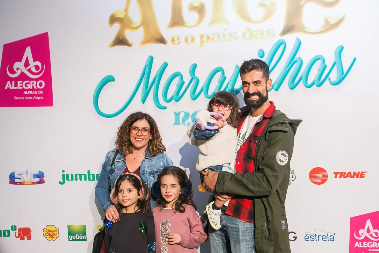 Catarina e António Raminhos com as filhas, Maria Rita, Maria inês e Maria Leonor
