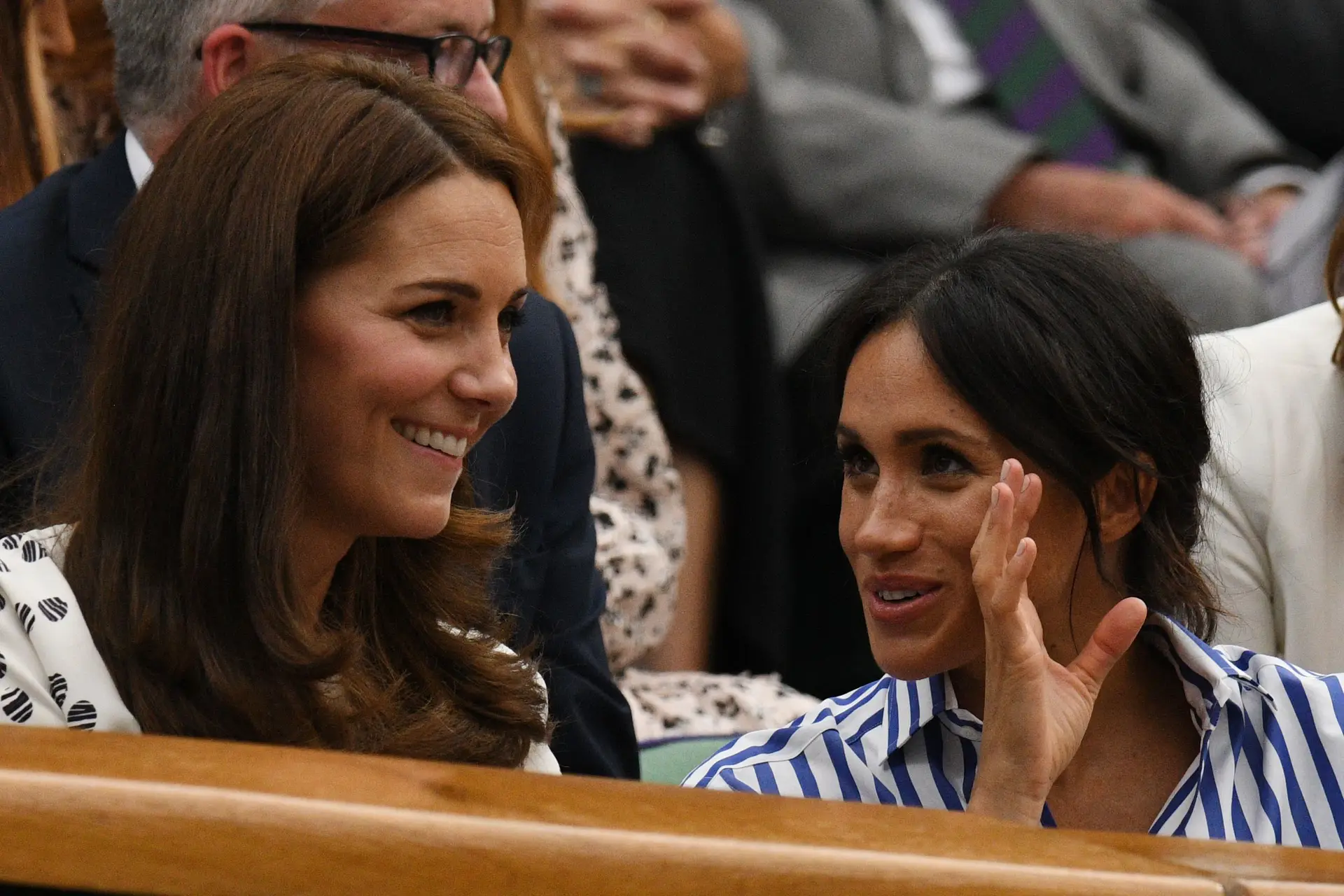 Palácio de Buckingham faz declaração rara sobre zanga de Kate e Meghan